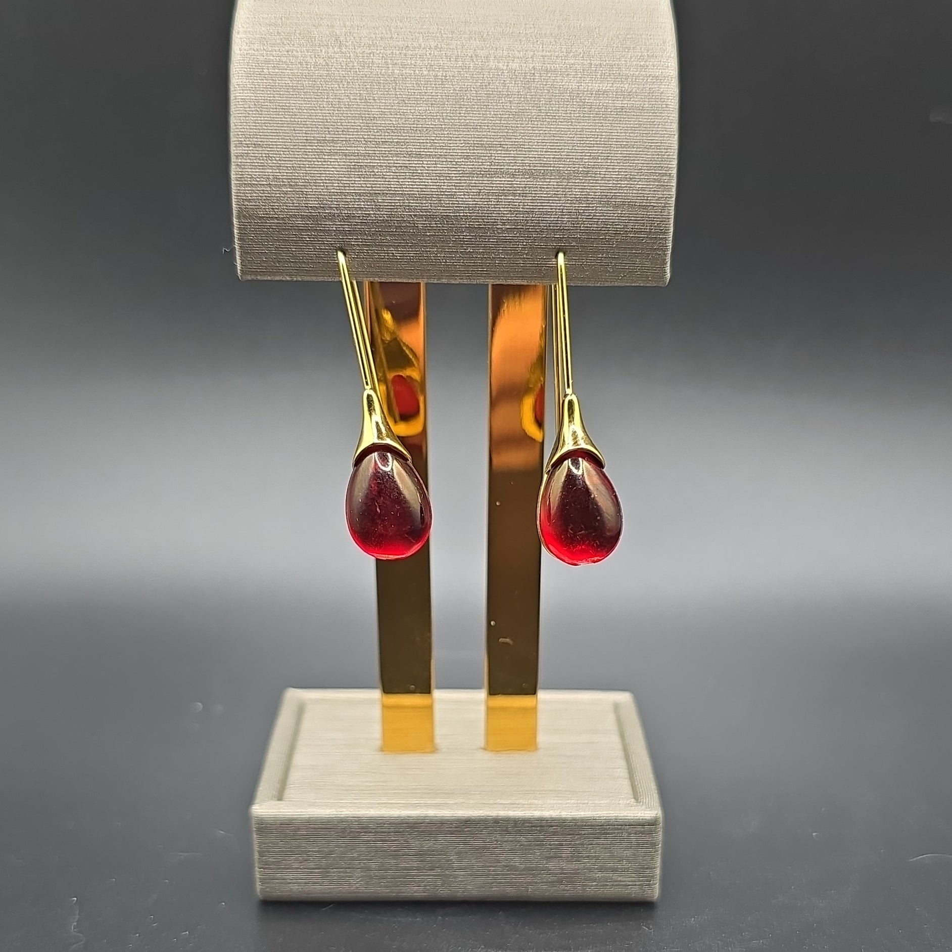Gold Tone Teardrop Dangle Drop Earrings Red Bezel Hook Closure Metal