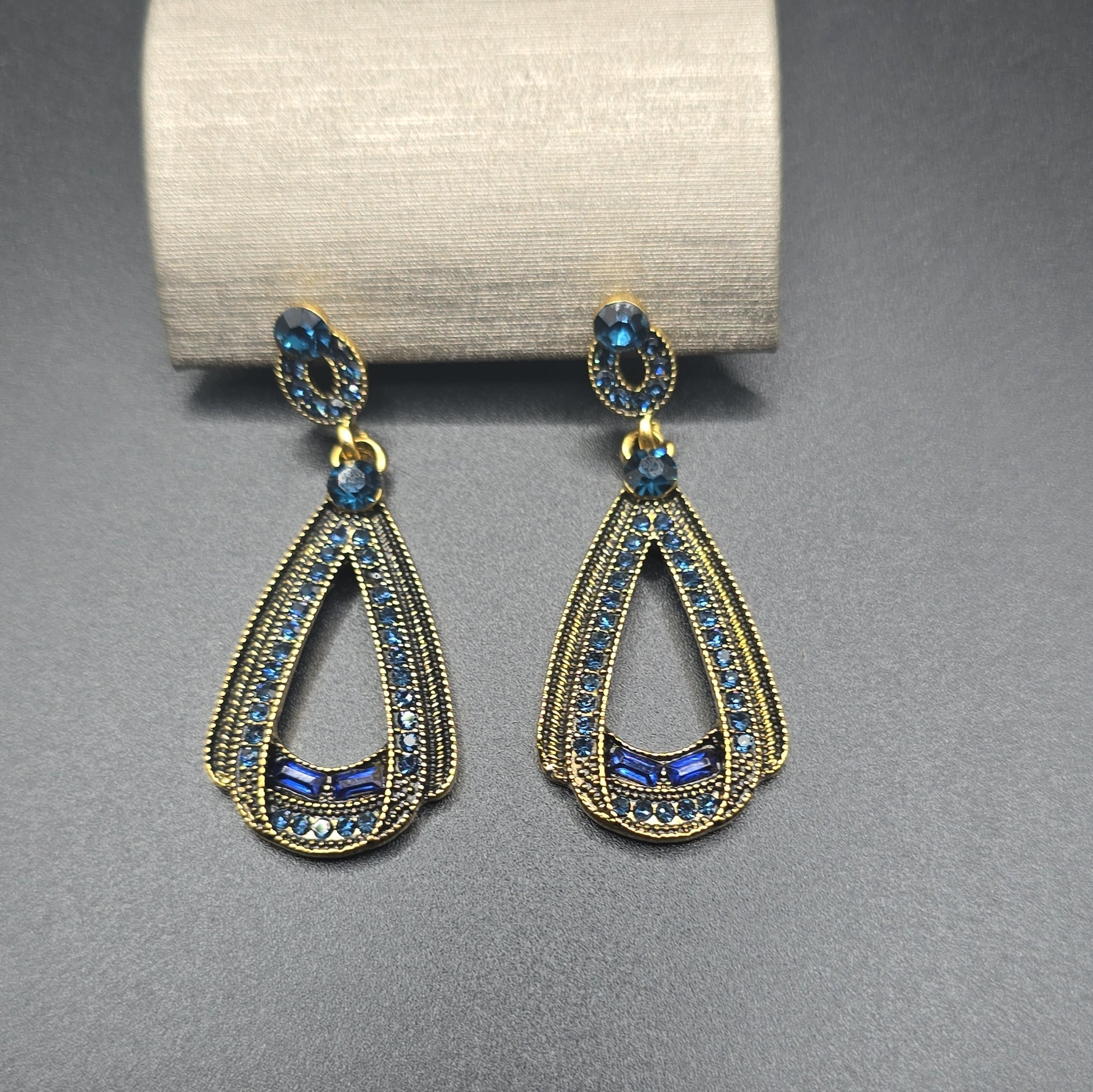 Teardrop Dangle Drop Earrings Gold Tone Blue Crystal Rhinestone  2in