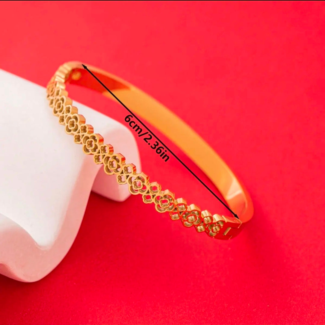 Gold Floral Bangle Bracelet Metal Flower Design 6cm Fashion Jewelry