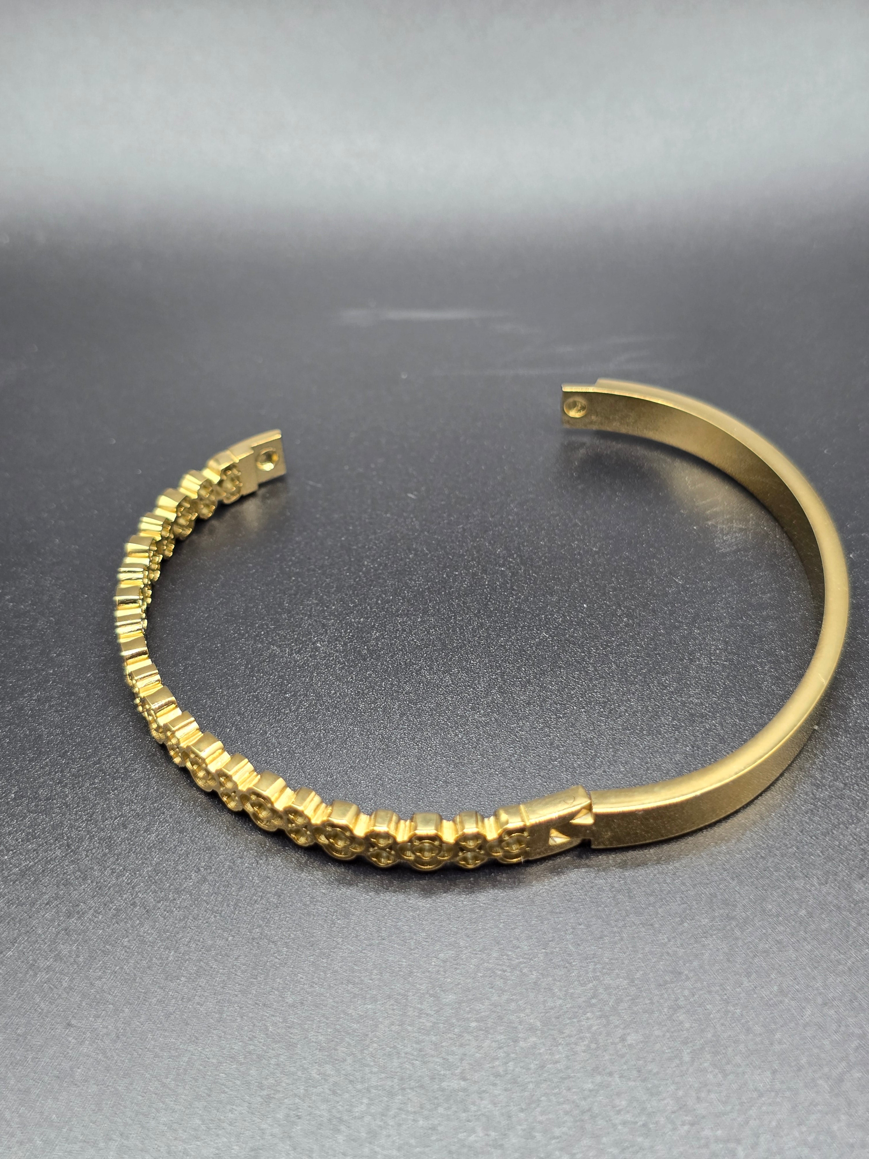 Gold Floral Bangle Bracelet Metal Flower Design 6cm Fashion Jewelry